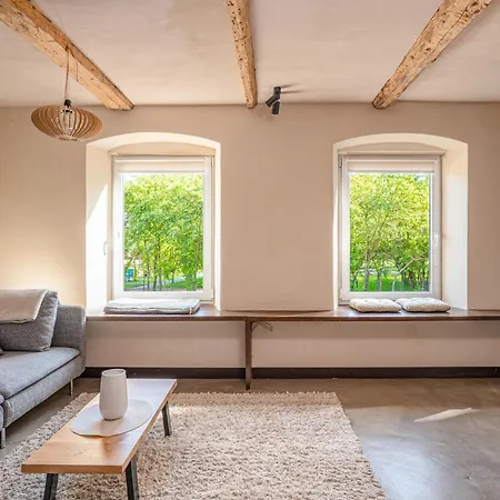 Apartamento Stylish Old Town Retreat I I Cohost