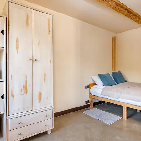 Stylish Old Town Retreat I I Cohost Apartamento Klaipėda